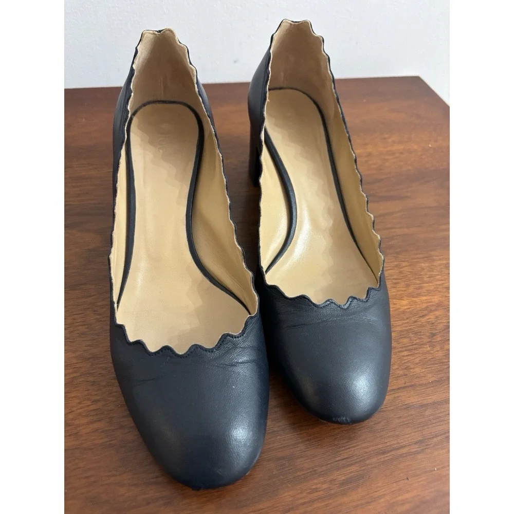Chloe Women's Lauren Leather Pump Navy Leather Heels Scalloped Italian 38.5 8.5M - Picture 2 of 8